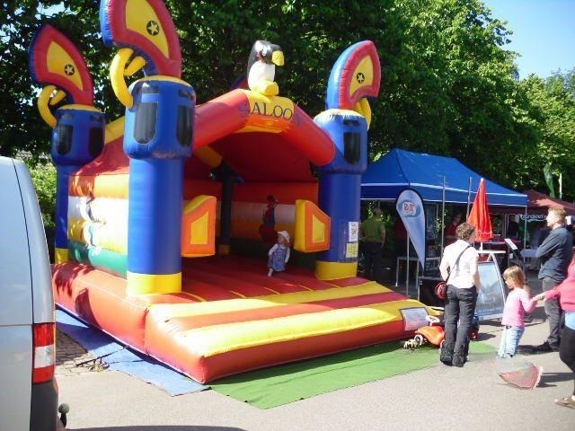 Westernburg Saloon für wilde Schulfeste, Betriebsfeste oder Western-Pa