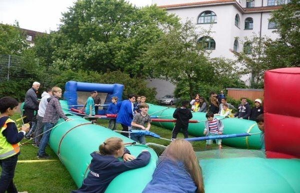 Menschen-Kicker, Human-Table-Soccer, Riesenkicker mieten in Hamburg