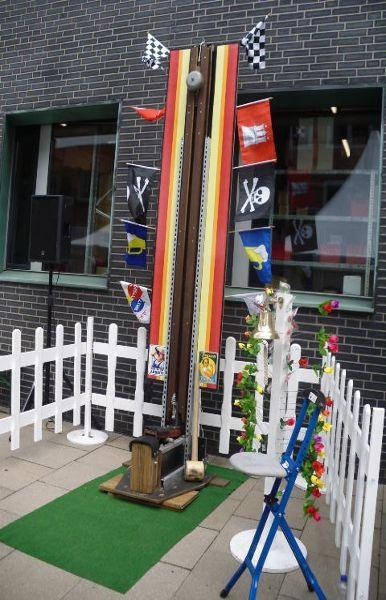 "Hau den Lukas" - Die Herausforderung mieten in Hamburg Bramfeld – 2