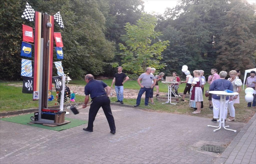 "Hau den Lukas" - Die Herausforderung mieten in Hamburg Bramfeld