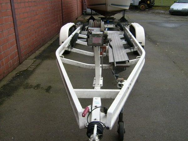 Bootsanhänger für Motorboot und Segelboot bis 3.000 Kg Nutzlast – 2