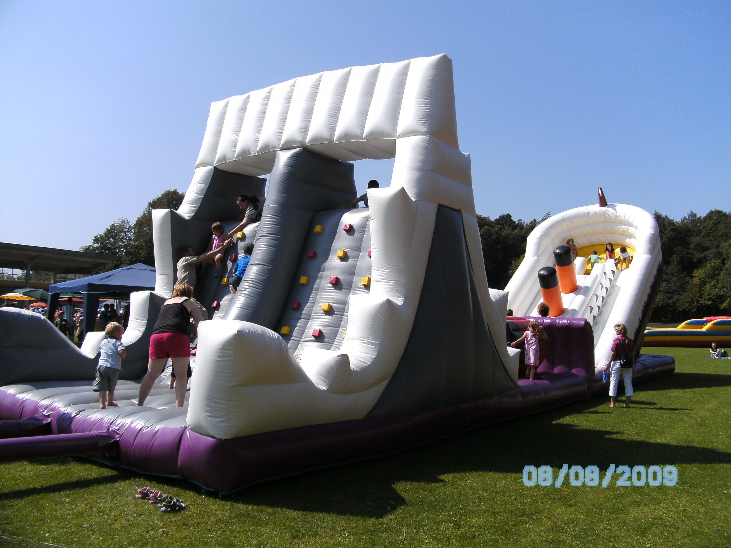Multiplay Hai mieten bei Springburg.net / Hüpfburg.nrw