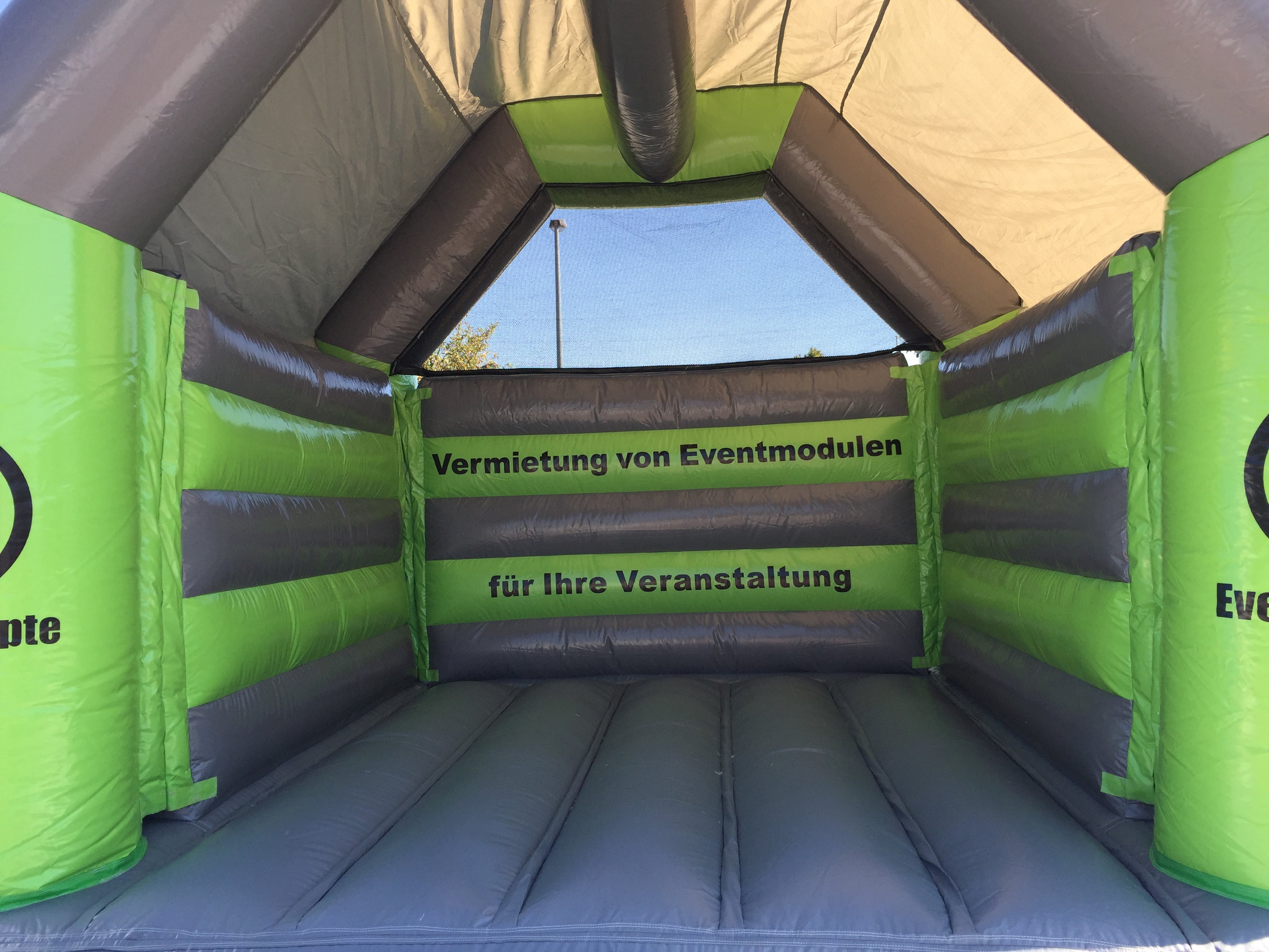 Hüpfburg M+M 4x5m mit Dach – 3