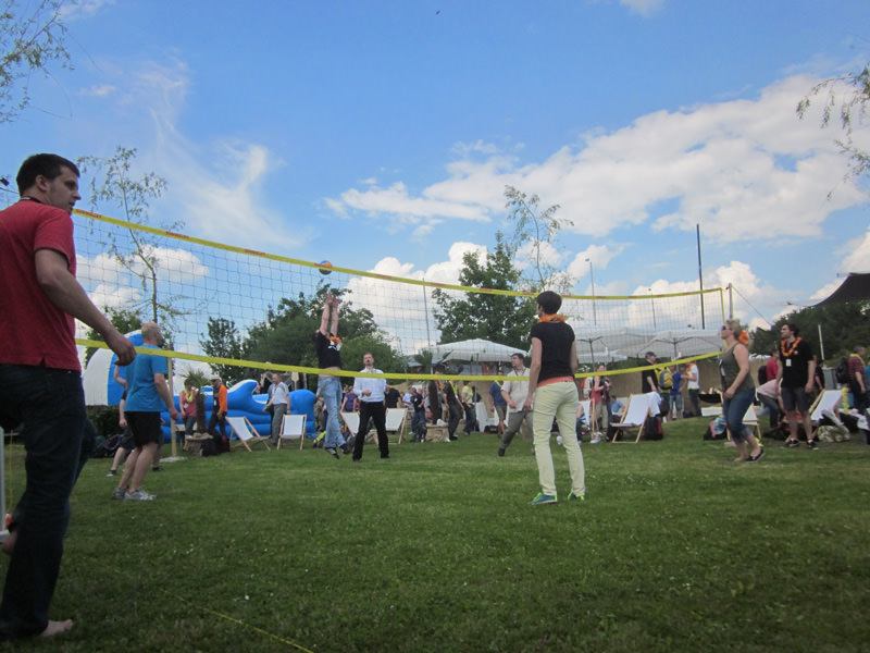 Rasen Volleyball mieten bei Xtreme Events