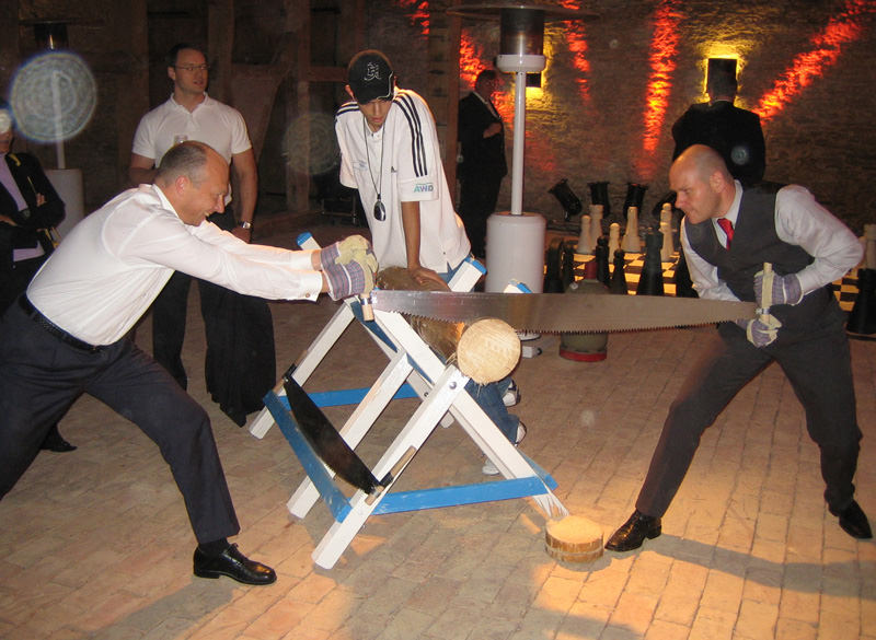 Baumstammsägen mieten bei Xtreme Events