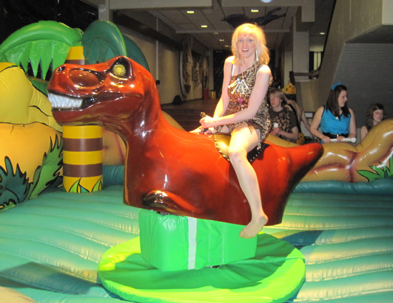 Dino Riding mieten bei Xtreme Events