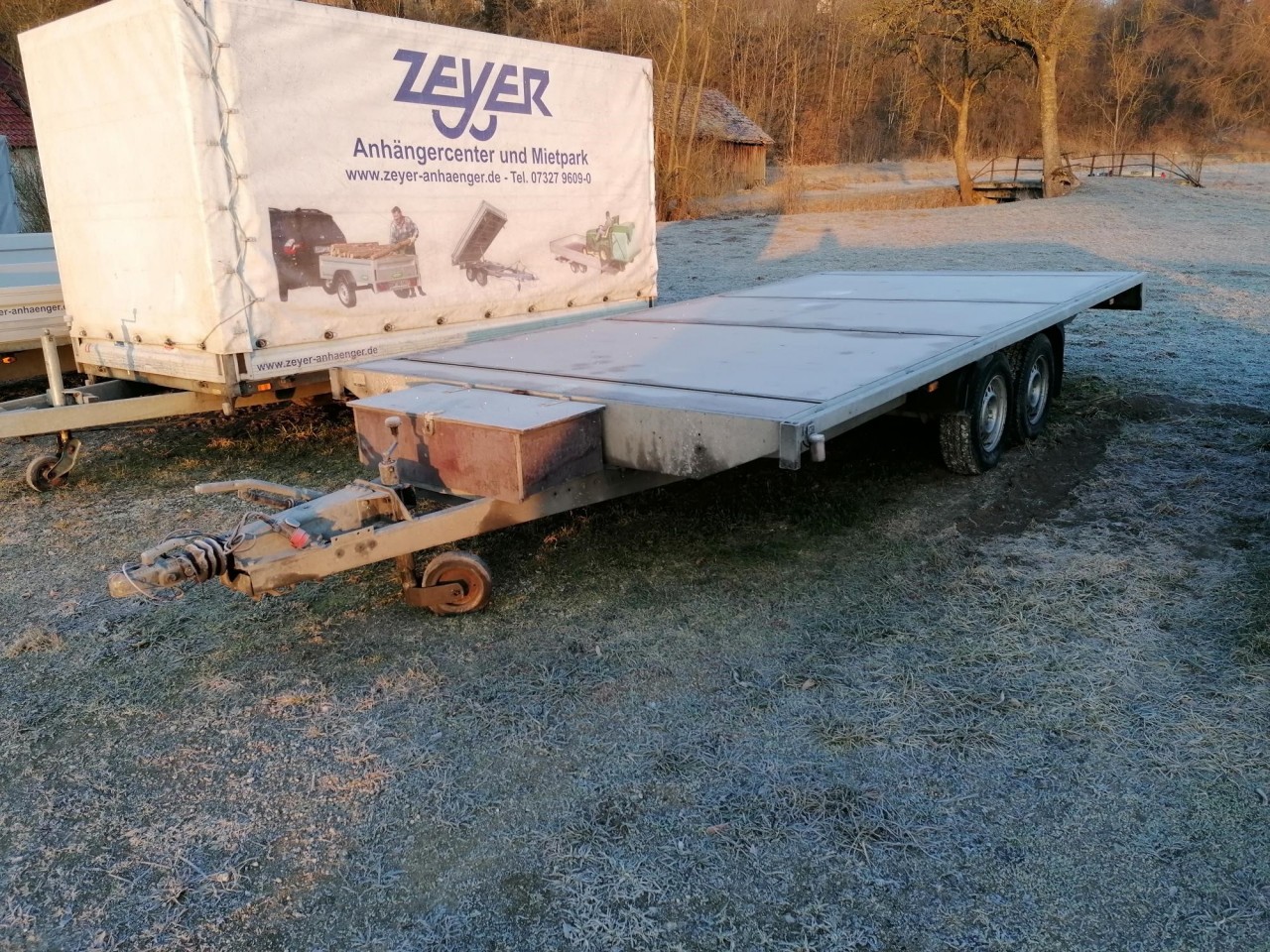 Humbaur Plattformanhänger Fahrzeug-/Maschinentransporter mieten – 3.500 kg, ab 80 €/Tag – 4