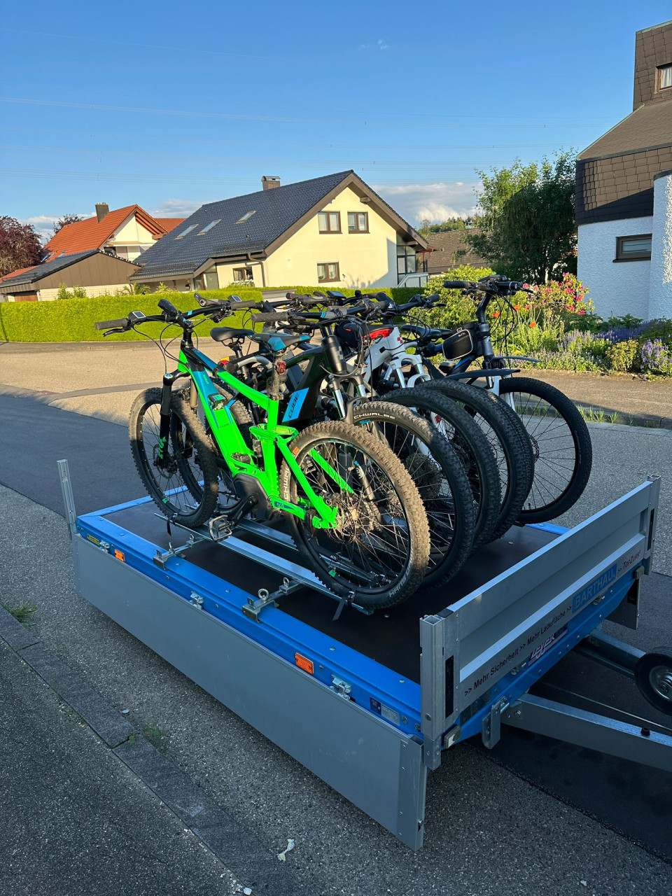 Barthau ET 1351 Fahrradanhänger für 6 E-Bikes mieten – 1.350 kg, ab 40 €/Tag – 4