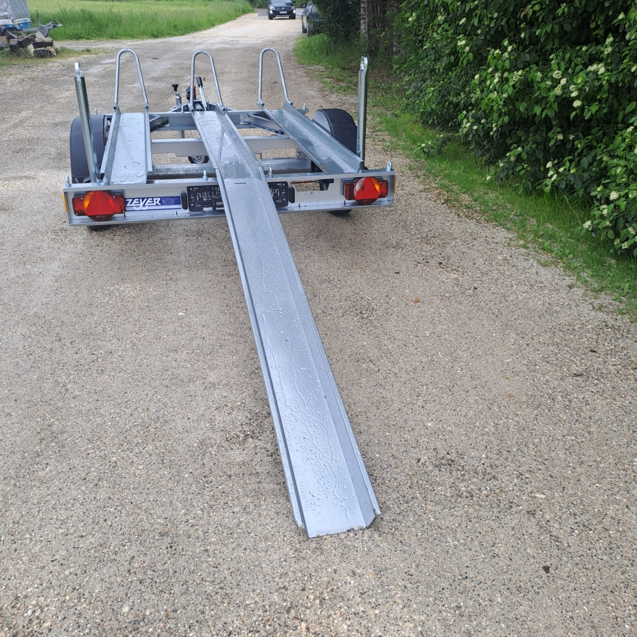 Humbaur HM 102113 Motorradanhänger für 3 Motorräder mieten – 1.000 kg, ab 30 €/Tag – 2