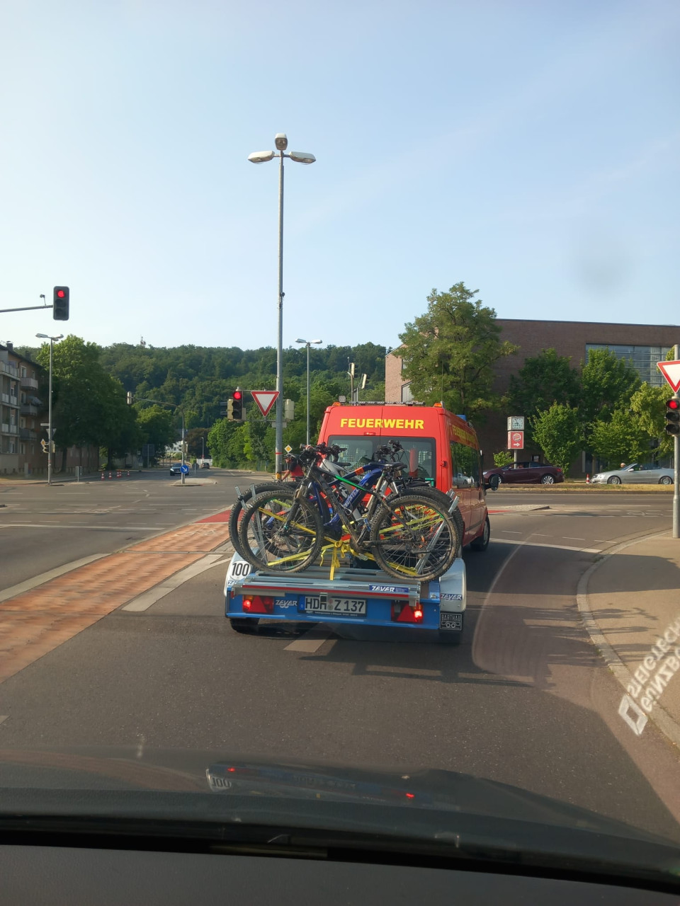 Barthau MB 1001 Fahrradanhänger für 9 Räder mieten – 1.000 kg, ab 55 €/Tag – 3