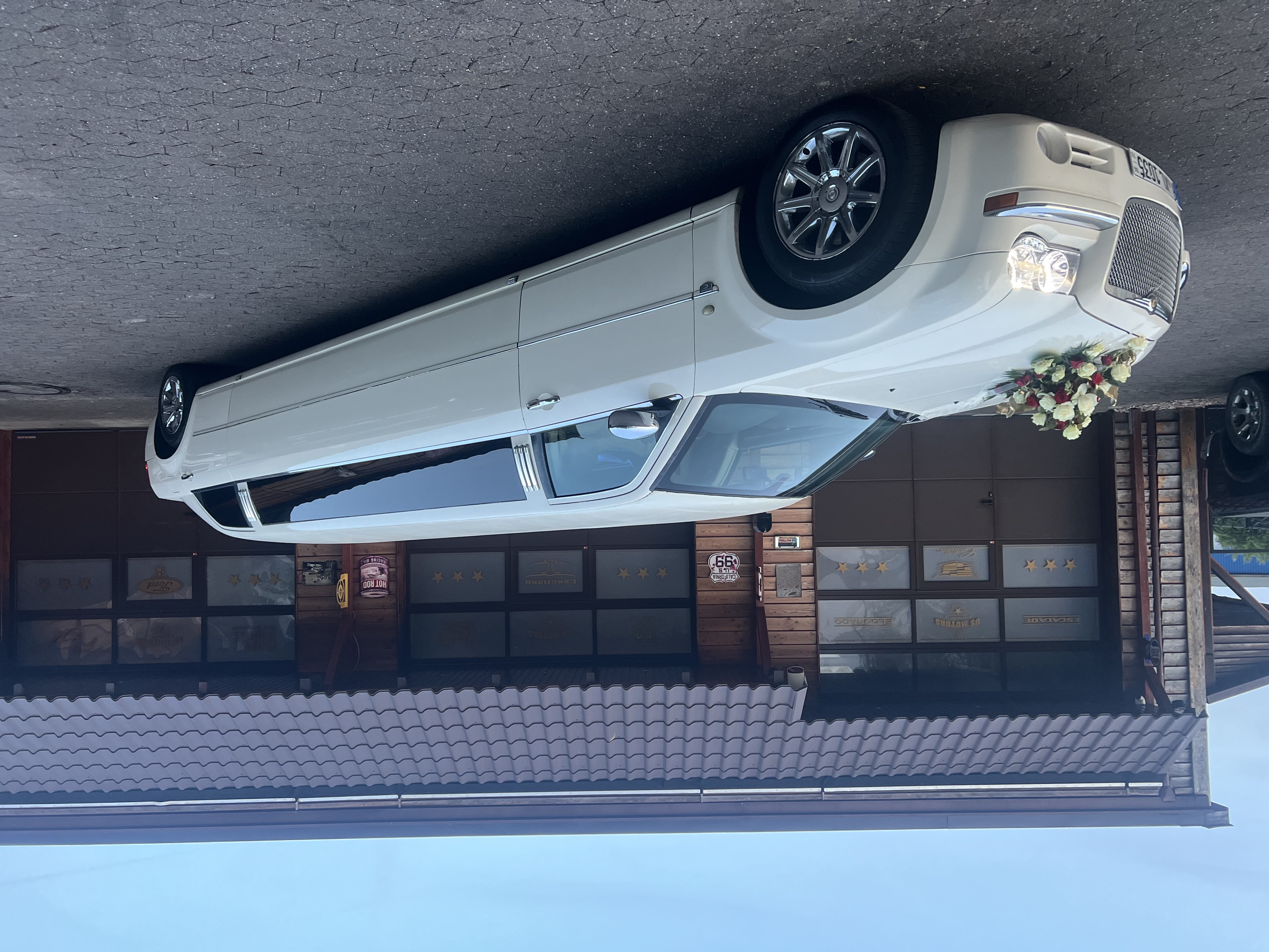 Chrysler 300c Limousine – Thumbnail 6