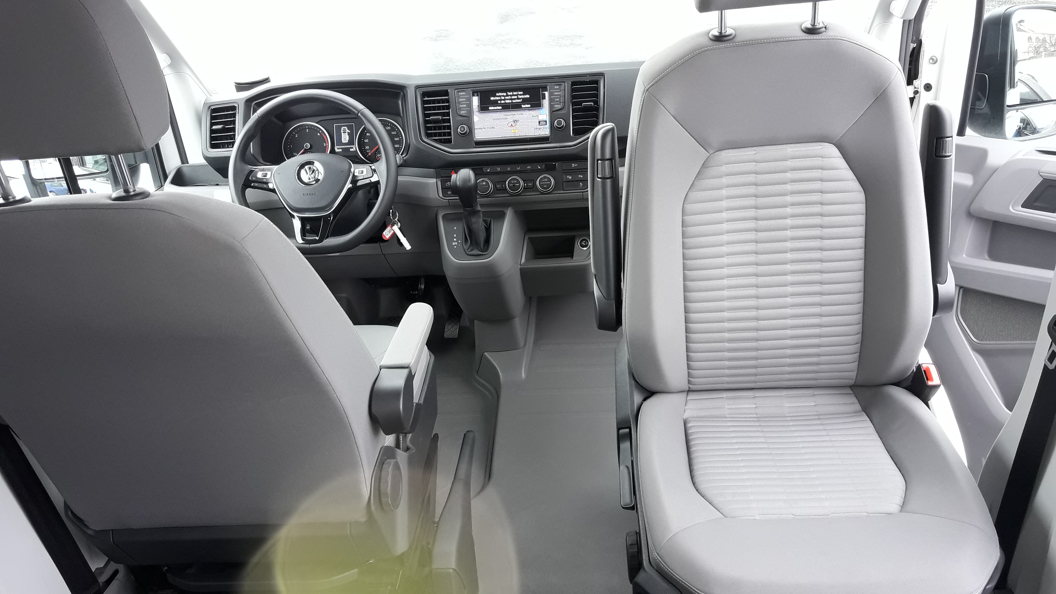 VW Grand California 600 mieten – Wohnmobil mit AHK für bis zu 4 Personen – 2