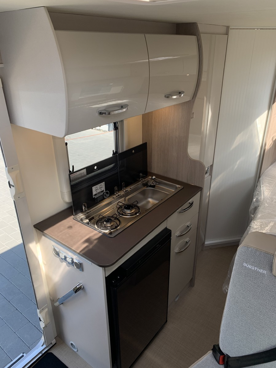 Bürstner Nexxo Van T569 mieten – Teilintegrierter 6 m für Zwei mit Solar & SAT-TV – Thumbnail 6
