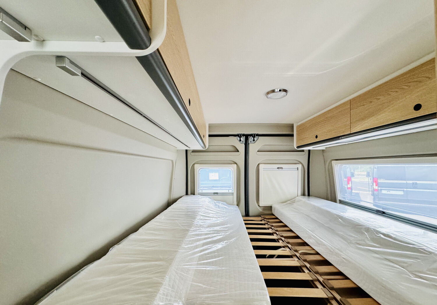 Sunlight Cliff 640RT mieten – Kastenwagen mit Längsbetten, Automatik & Aufstelldach – 4