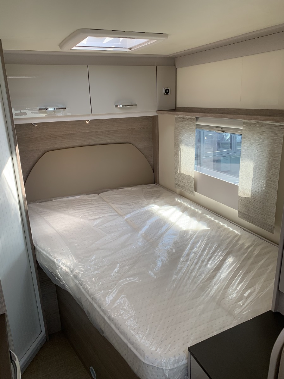 Bürstner Nexxo Van T569 mieten – Teilintegrierter 6 m für Zwei mit Solar & SAT-TV – 5