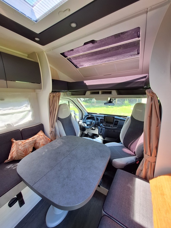Challenger 337GA mieten – Teilintegriertes Wohnmobil mit SAT-TV, Automatik & Solar – 5