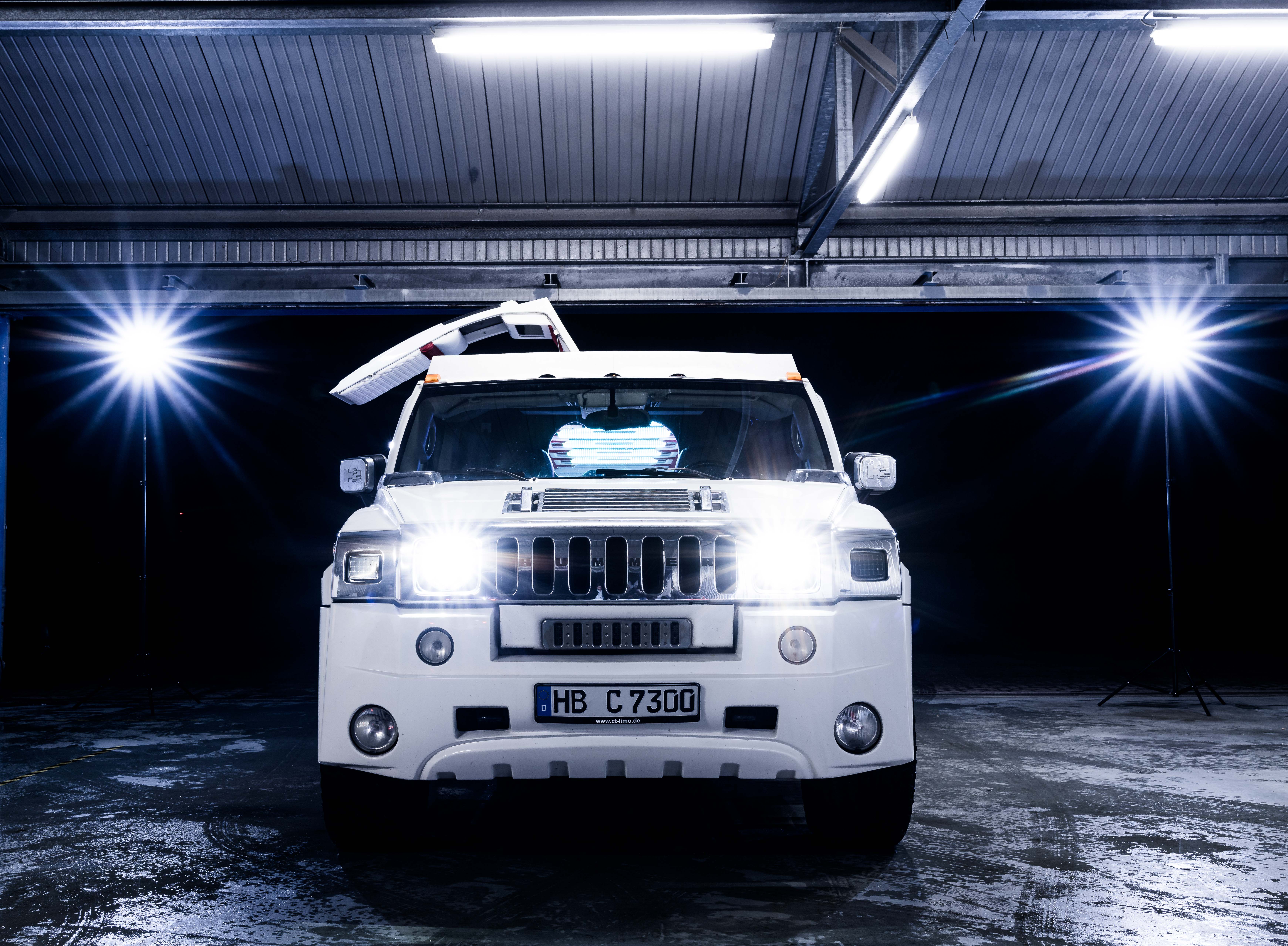 Hummer H2 Stretchlimousine MegaHummer 6x6 – 3