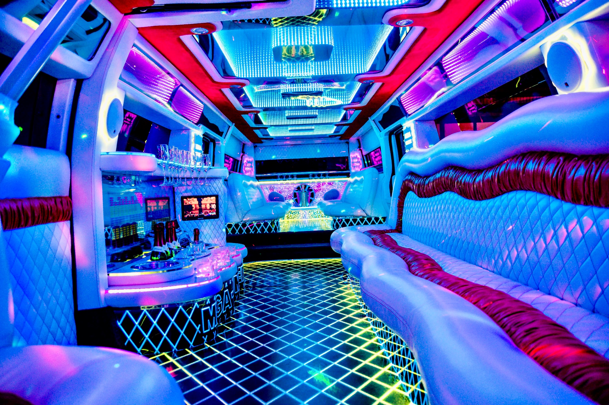 Hummer H2 Stretchlimousine MegaHummer 6x6 – Thumbnail 7