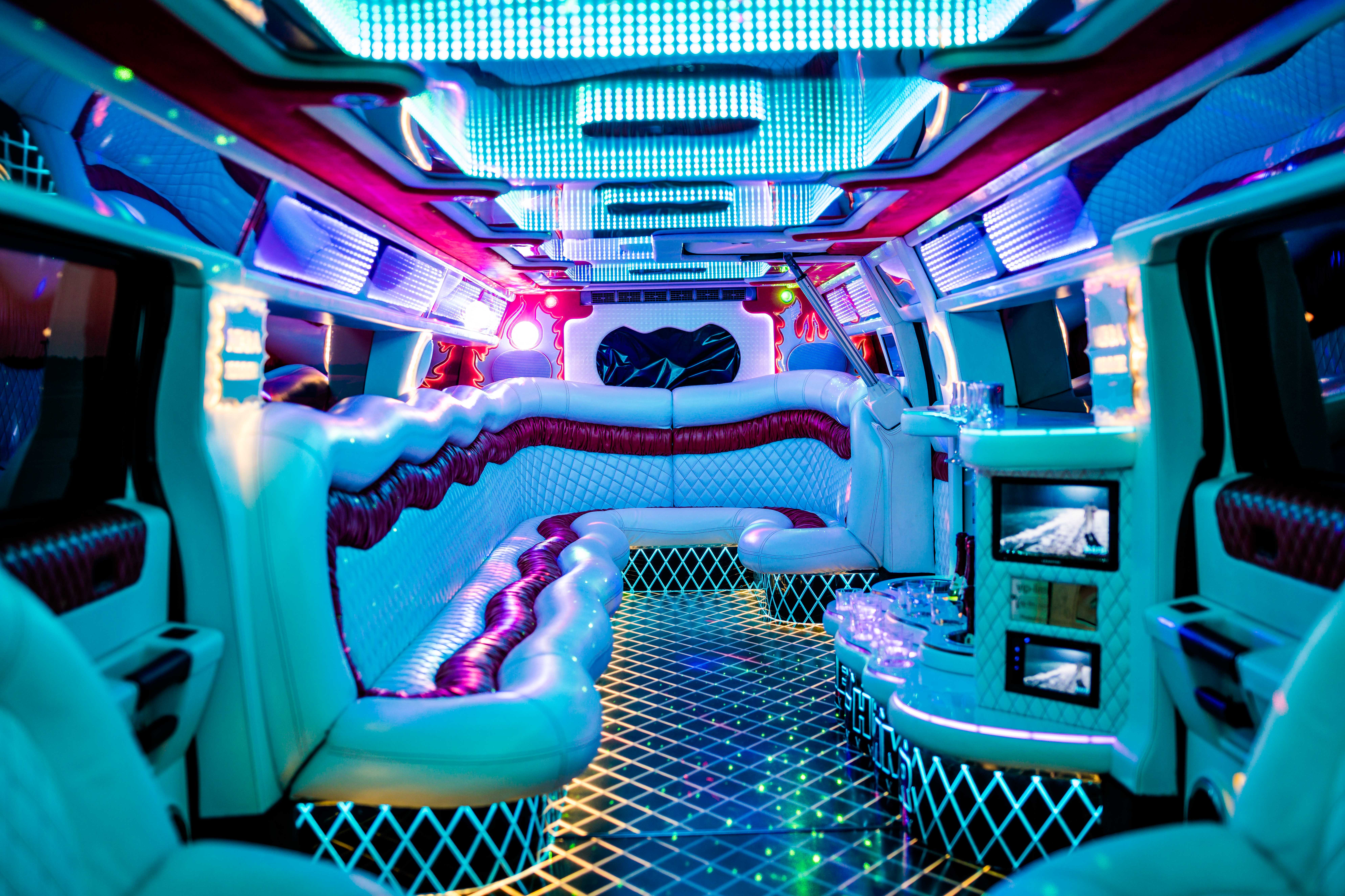 Hummer H2 Stretchlimousine MegaHummer 6x6 – Thumbnail 9