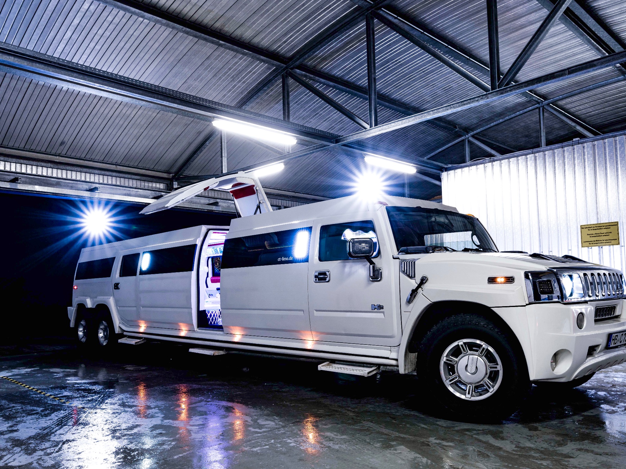 Hummer H2 Stretchlimousine MegaHummer 6x6 – 4