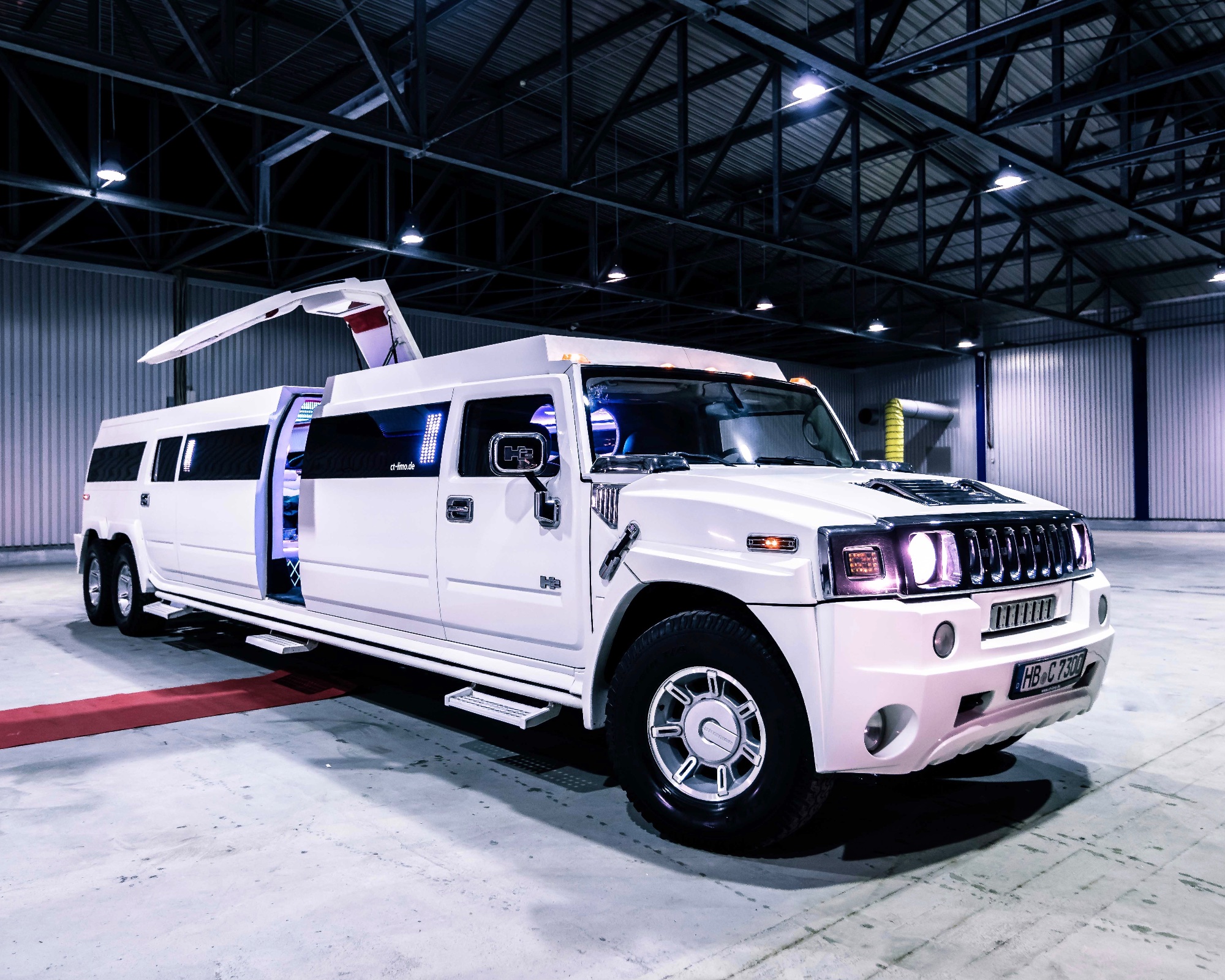 Hummer H2 Stretchlimousine MegaHummer 6x6