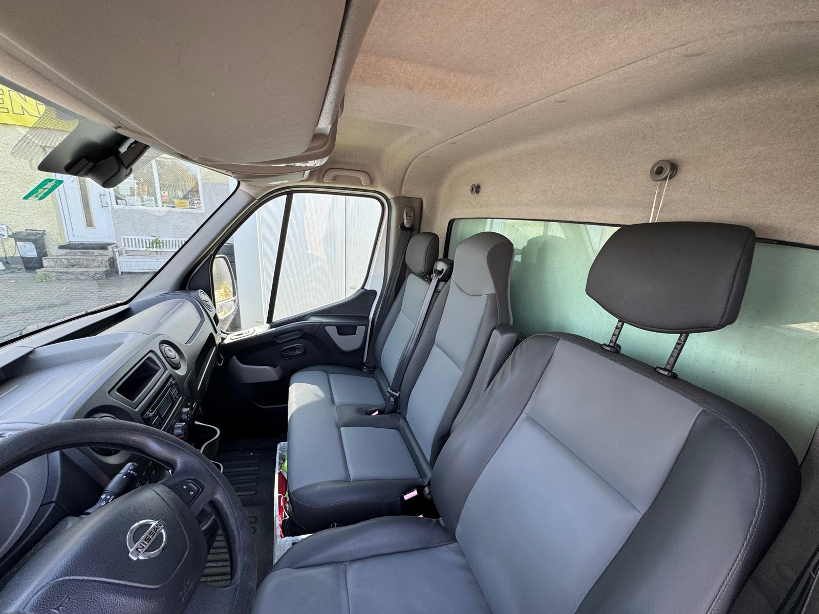 Umzugstransporter mit Hebebühne mieten in Frankfurt | Nissan NV400 Koffer, 4,30 m Ladefläche | ab 129 € pro Tag – Thumbnail 9