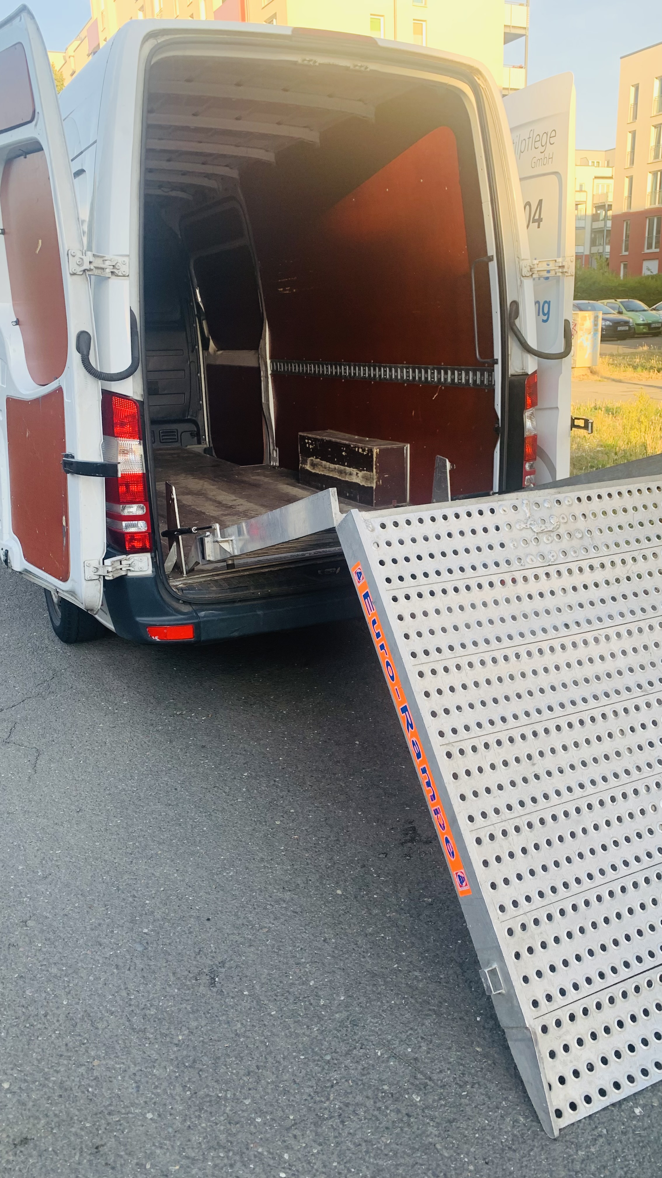 Transportervermietung lang und hoch mit Automatikgetriebe