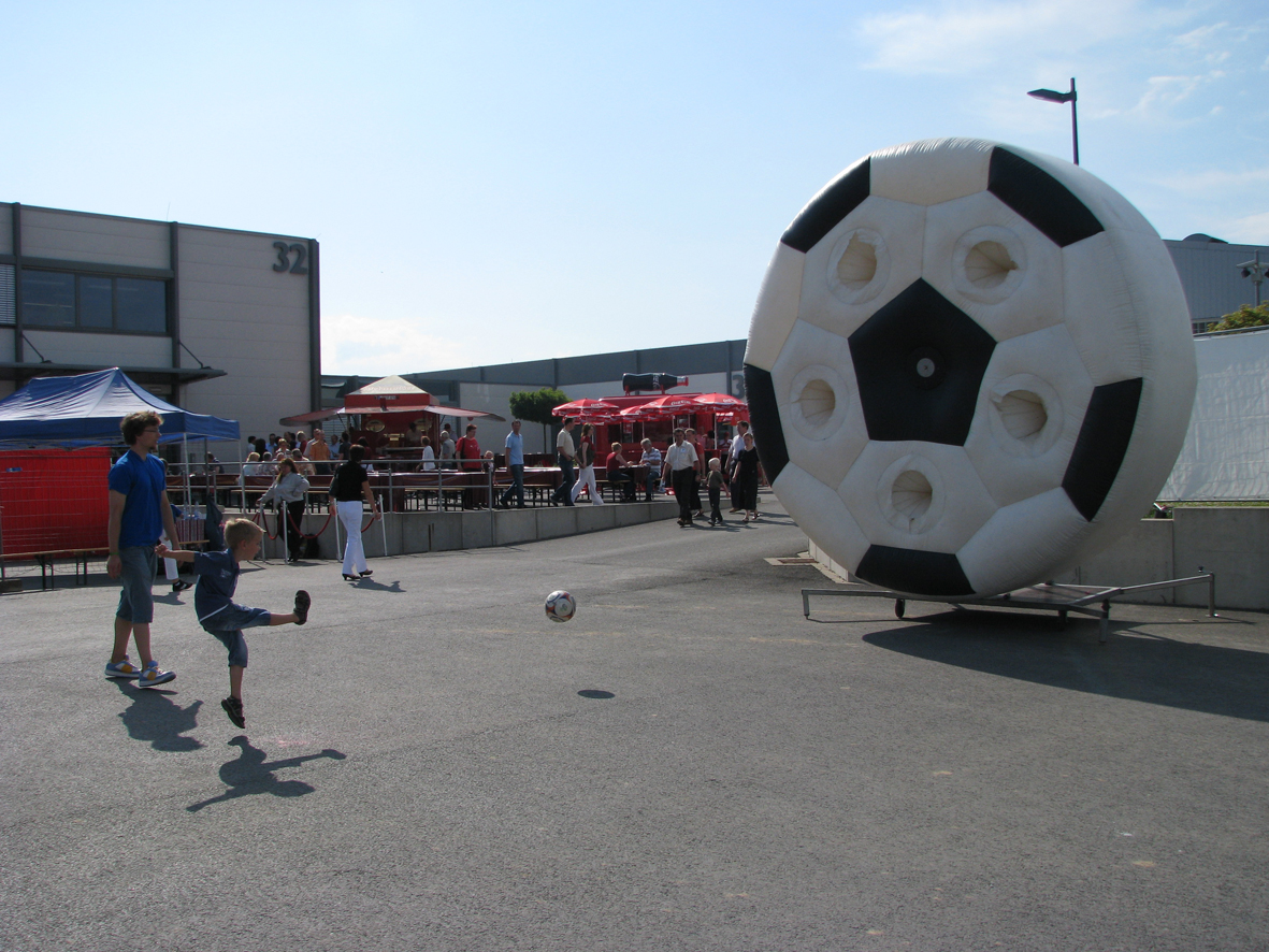 DREHENDER FUSSBALL / SPINNING BALL / FUSSBALLRAD – 5