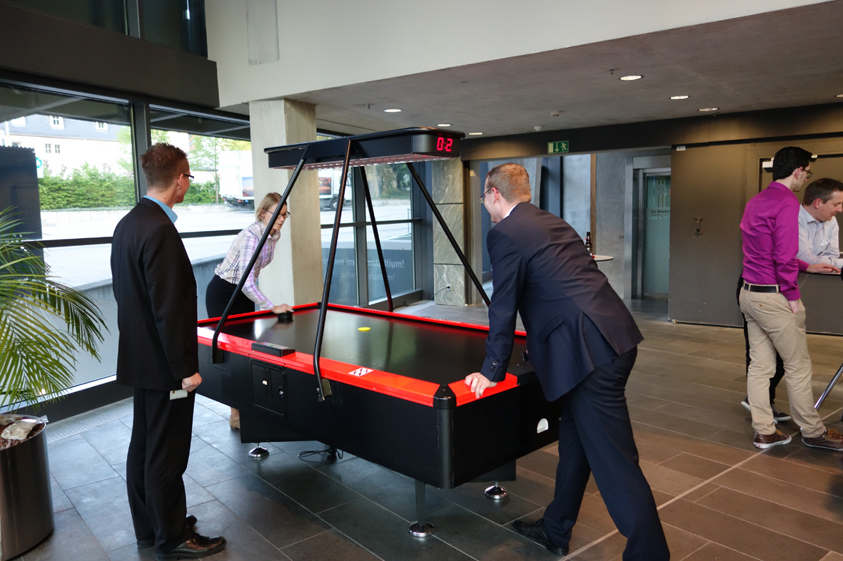 AIR HOCKEY PROFESSIONAL / PROFESSIONELLER AIRHOCKEY-TISCH – 4