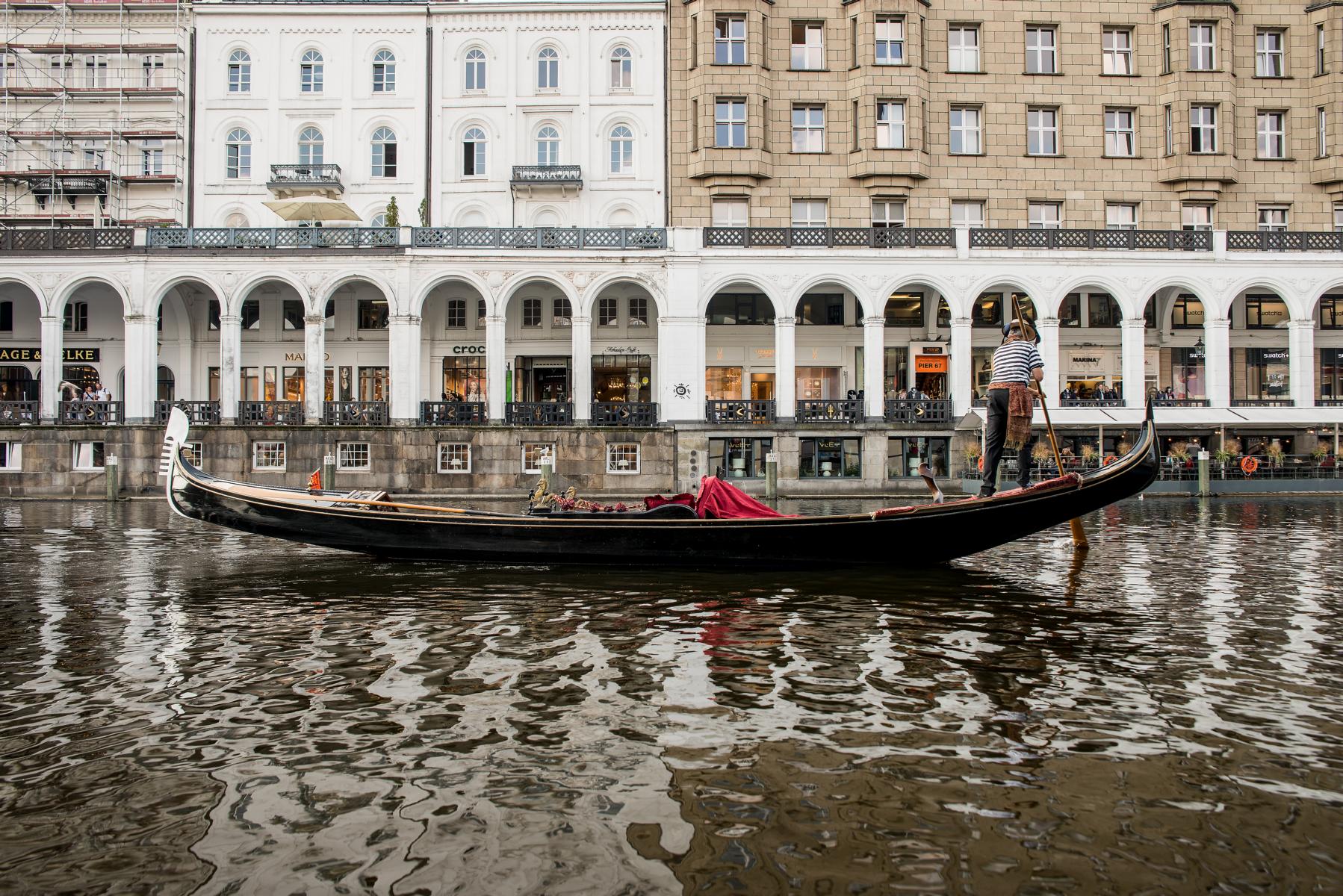 Original Venezianische Gondel mieten - Fahrbereit oder als Deko für Ihren Event (Bundesweit ab Stade) – 4