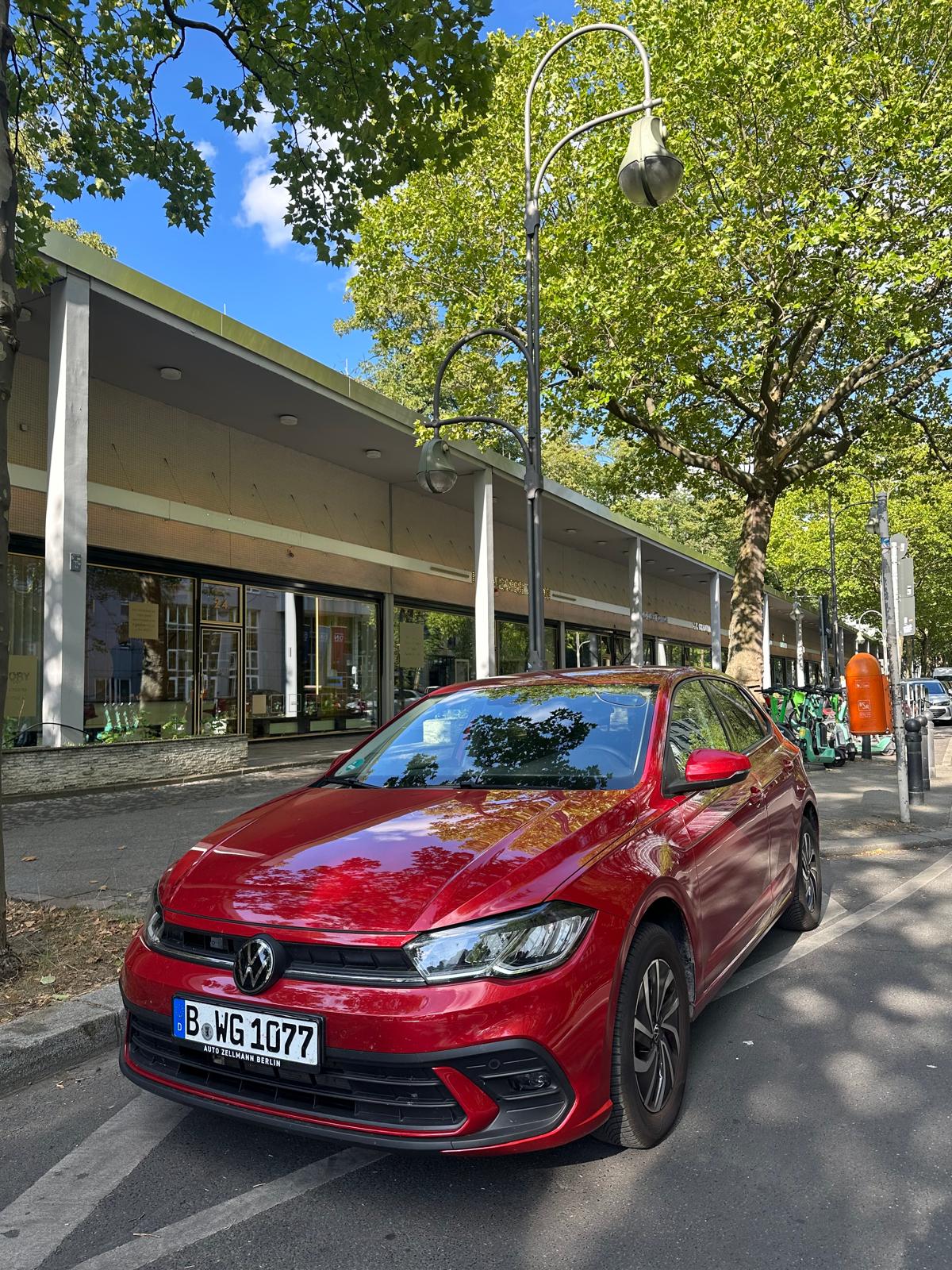 Autovermietung Berlin Zentrum – VW, Renault & BMW ab 50 €/Tag | Zoo – Thumbnail 9