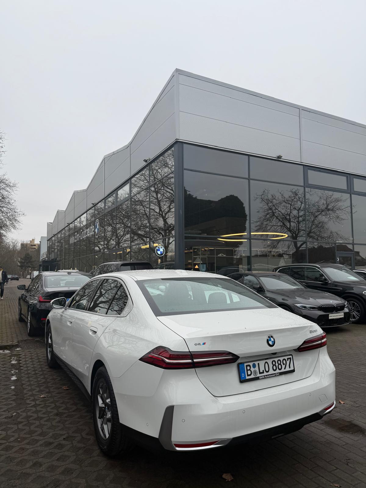 BMW 520 / BMW 5er Berlin ab 80 €/Tag – Tages-, Wochen- & Monatsmiete – Thumbnail 6