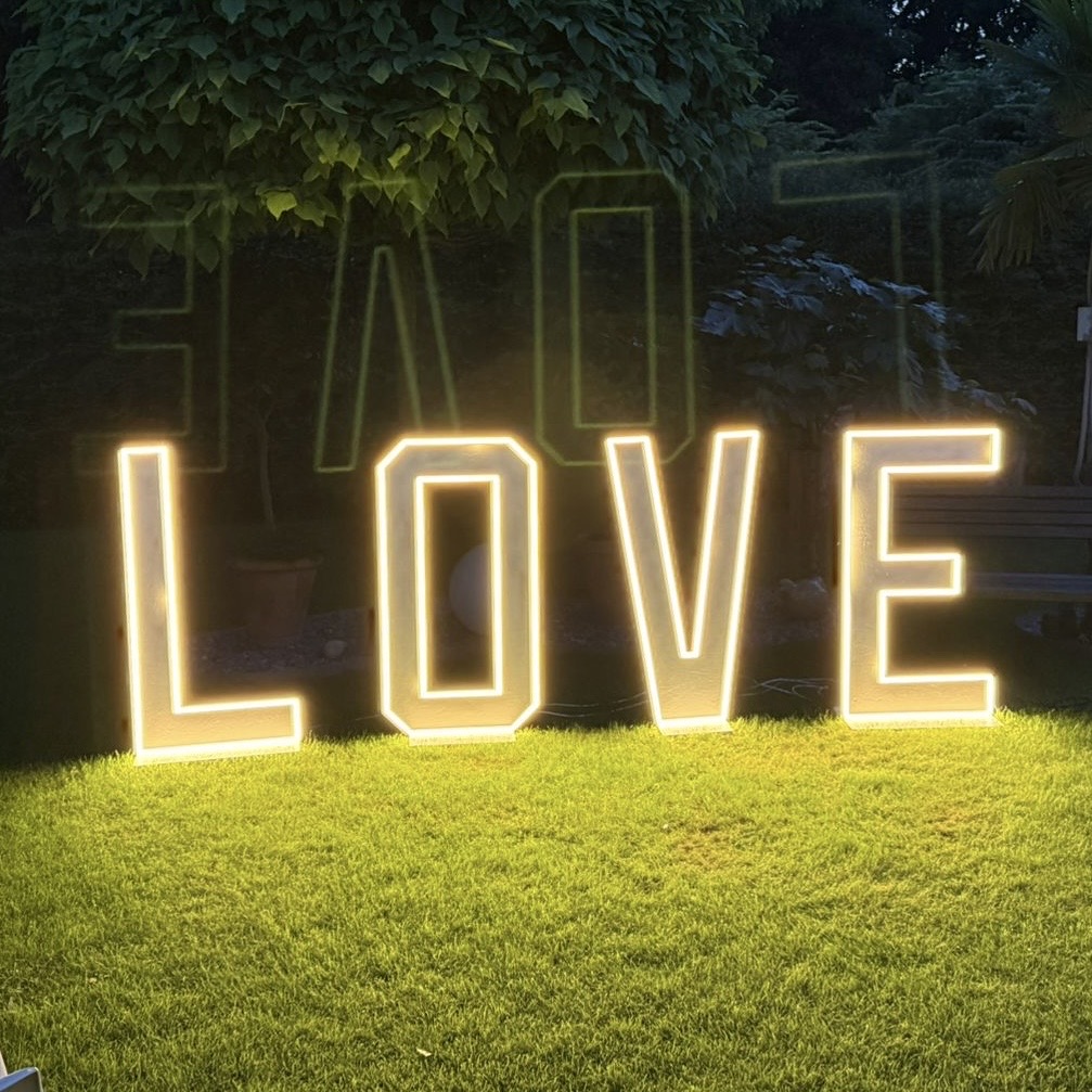XXL Love Buchstaben LED – 4