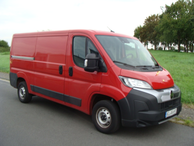 Transporter Umzugswagen mieten Kleintransporter Möbeltransporter Umzug Transport – 4