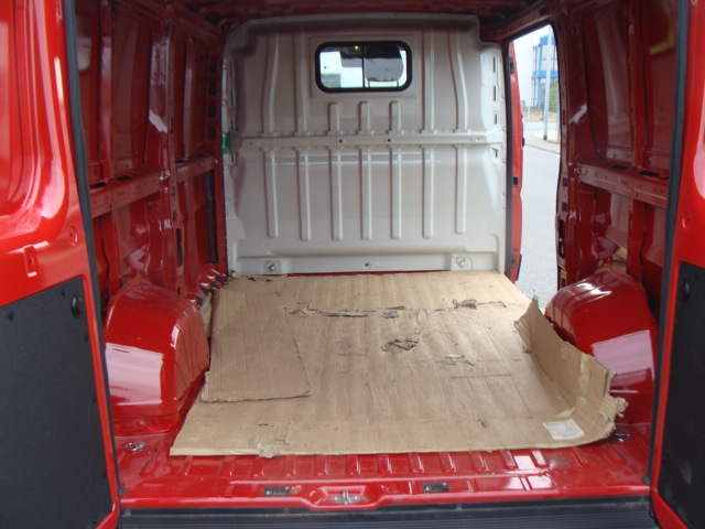 Transporter Umzugswagen mieten Kleintransporter Möbeltransporter Umzug Transport – Thumbnail 8