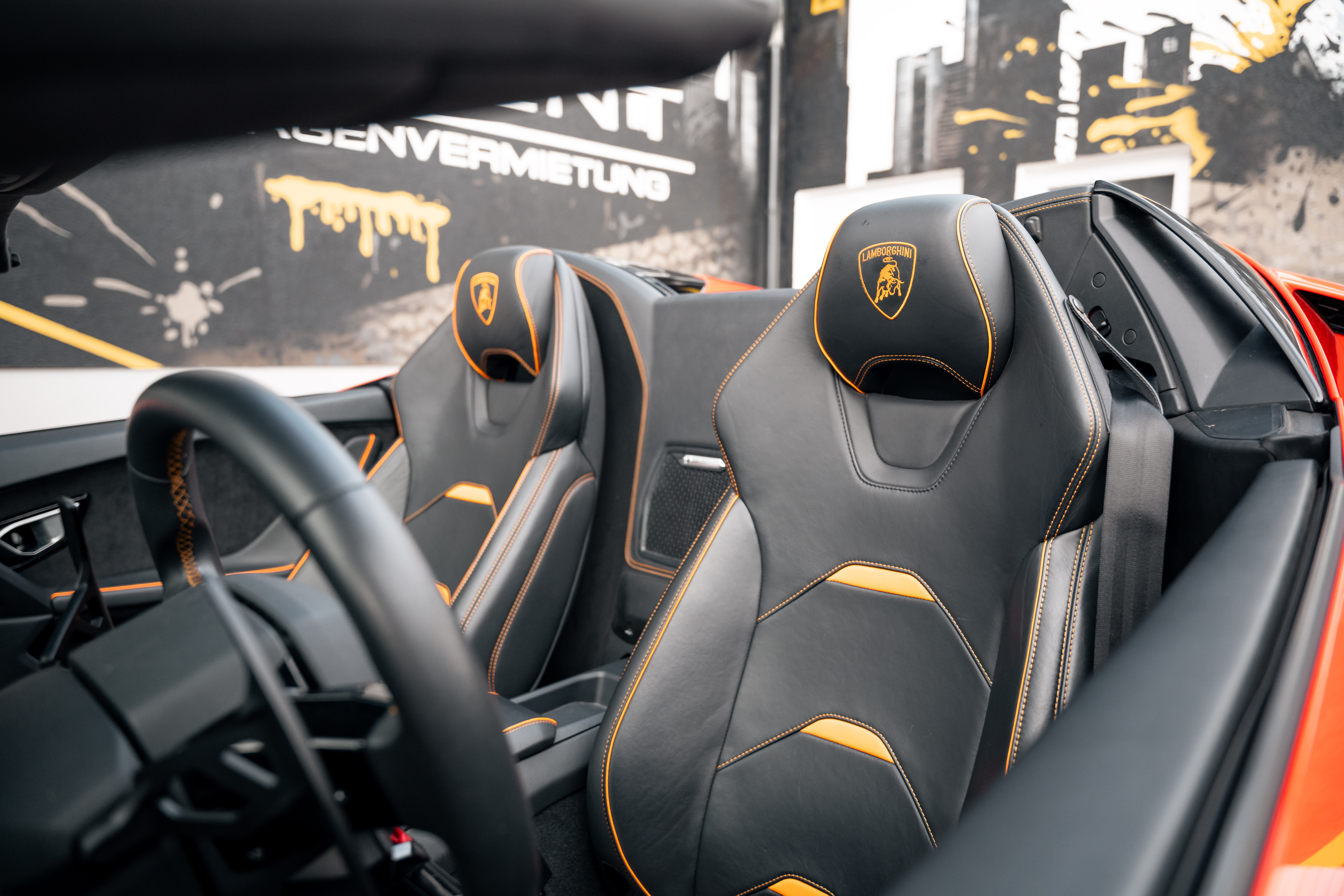 Lamborghini Huracan Evo Spyder - Auch als Gutschein -von Ihrem Sportwagen Experten ECC-RENT.com mieten – Thumbnail 6