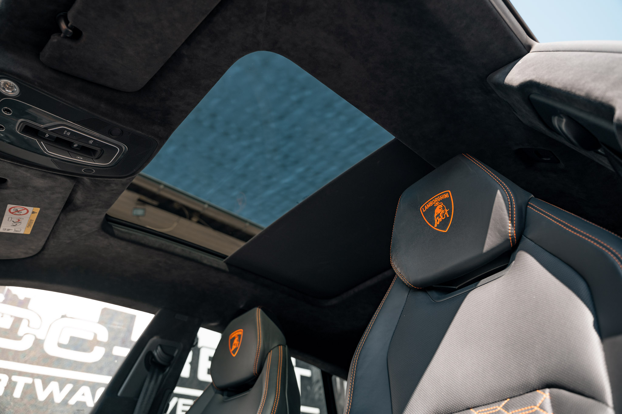 Miete diesen Lamborghini Urus , bereits ab 699 € – 5